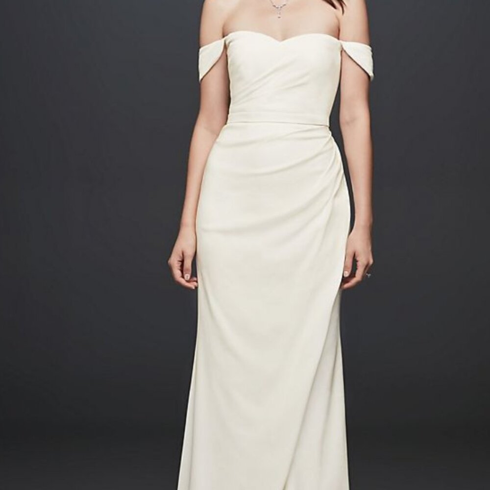 NWT David’s Bridal Ivory White Off-Shoulder Crepe Gown Wedding Dress